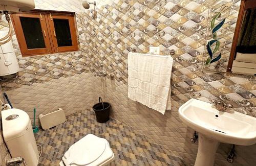 Srinagar Apartment | Blue Bells Highway Lodge, Srinagar