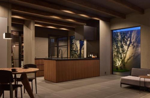 Karatsu Villa | Blue BLACK