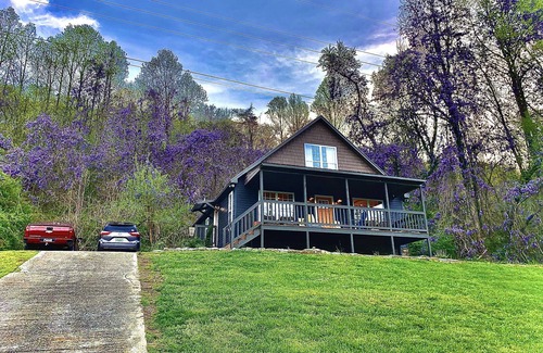 Estillfork House | Blue Cabin by the creek, Estillfork creek, perfect getaway