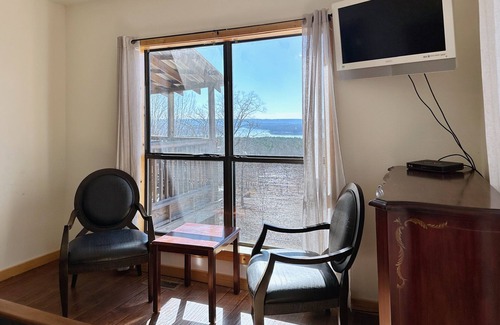 Edgemont Cabin | Blue Clouds RV & Cabins Resort