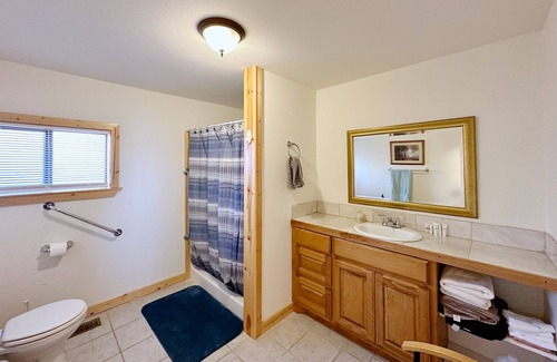 Edgemont Cabin | Blue Clouds RV & Cabins Resort