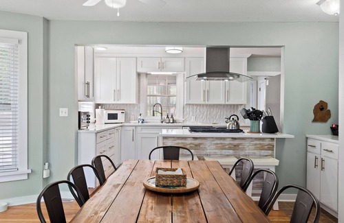 New Buffalo House | Blue Heron Private Retreat in heart of New Buffalo- pool now open!