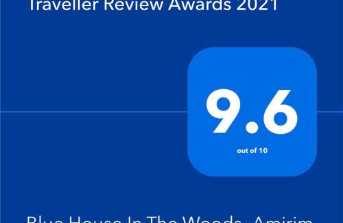 Amirim Cabin | Blue House In The Woods- Amirim