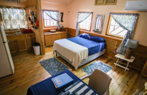 Antoneys Cay Villa | Blue Island Divers Casita Azul