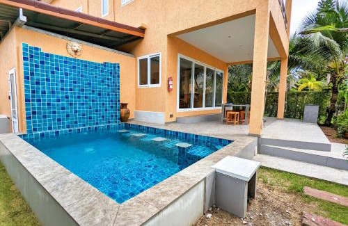 Klong Son Villa | Blue Lion Small Pool Villa - by KohChangVillas