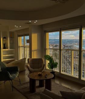 Kiryat Yam Apartment | Blue love seaview