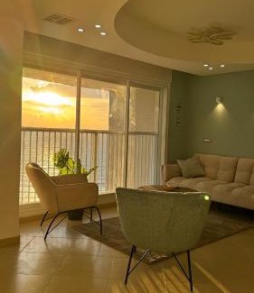Kiryat Yam Apartment | Blue love seaview
