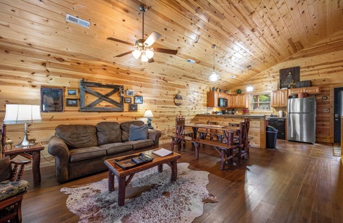 Pigeon Forge Cabin | Blue Mist, A cozy cabin near all the attractions!