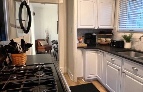 Owensboro House | Blue Moon Cottage: Music Room, Inground Pool