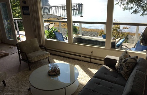 Juneau House | Blue Mussel Beach- Spectacular, serene, waterfront home