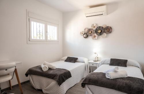 Almeria House | Blue Nest I Private Pool I BBQ I AC I Terrace