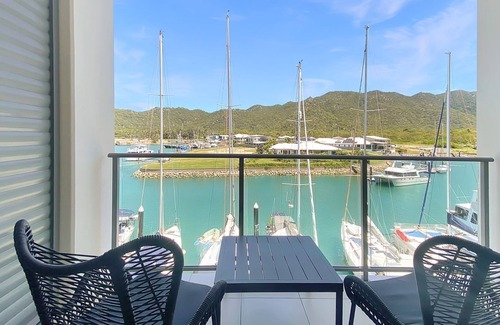 Nelly Bay Apartment | Blue on Blue Studio Room 1352