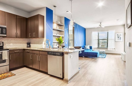 Ansley Park Condo | Blue & Silver Stylish Retreat