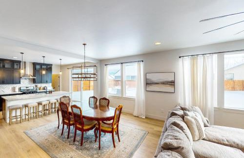 Bozeman House | Blue Skies Over Butler Creek