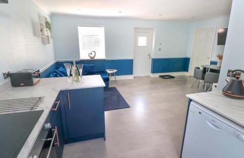 Nantgarw House | Bluebell Cottage
