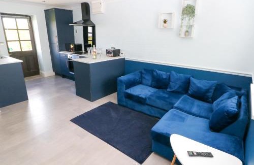 Nantgarw House | Bluebell Cottage