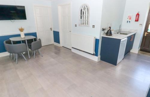 Nantgarw House | Bluebell Cottage
