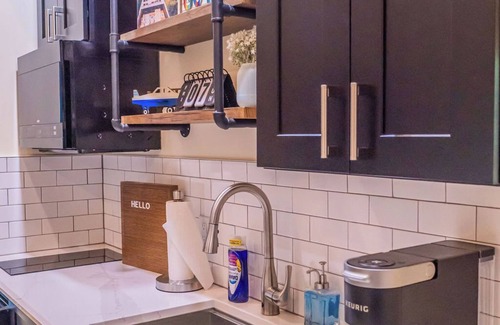 Wildwood House | Bluebird Cabin | Views, Fire pit, Outdoor Kitchen