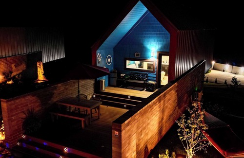 Wildwood House | Bluebird Cabin | Views, Fire pit, Outdoor Kitchen