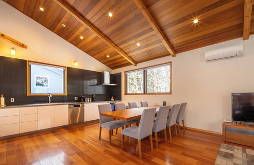 Echo Land Cottage | Bluebird Chalets by The Hakuba Collection