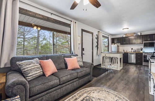 Branson Cabin | Bluebird Cottage - Hot Tub - Pool - Coffee - Fire Pit - less than 1 mile to SDC!