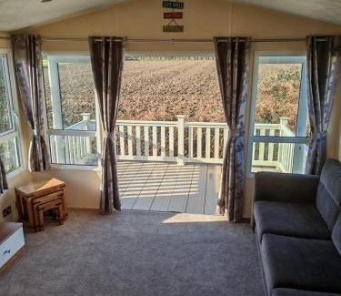 Scratby Apartment | Bluebird Skies - A cosy getaway