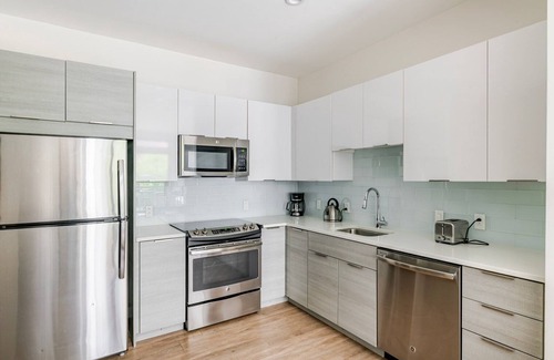 Assembly Square Apartment | Blueground | Assembly Square, pool, nr Mystic River