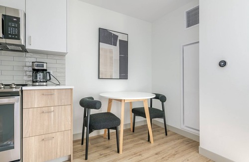 South of Washington Apartment | Blueground | South of Washington, fitness, nr Boston Common