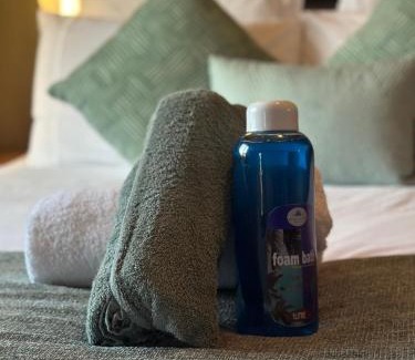 Port Edward Apartment | BlueHive guesthouse Leisure