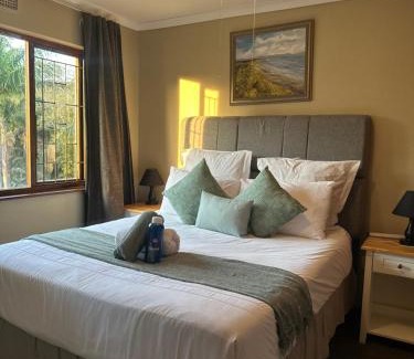 Port Edward Apartment | BlueHive guesthouse Leisure