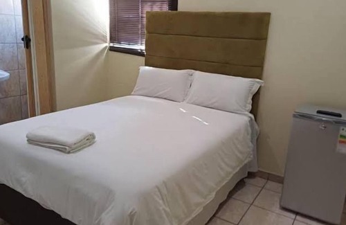 Emalahleni House | Blueville Guest House