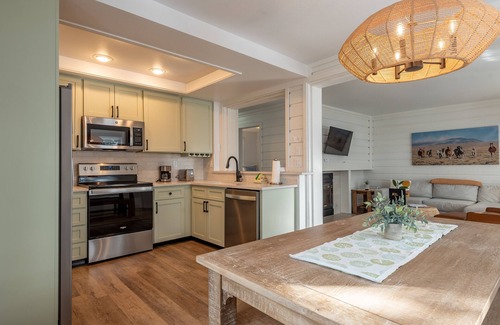 Elkhorn Village Condo | Bluff Condo 4033 - Beautiful Mountain Views! Remodeled 2-Bedroom Bluff Condo