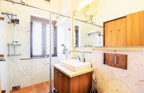 Defence Colony Apartment | BluO Modern 1BHK - Defence Colony