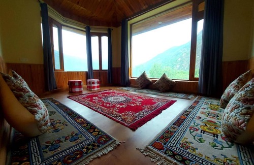 Mohal Villa | BnBBuddy Himalayan 3BR Farmstay wid Lawn, Bonfire