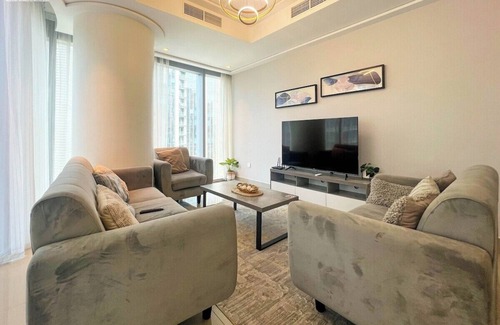 Downtown Dubai Apartment | bnbme | Downtown Apt | City View, Walk to Burj Khalifa