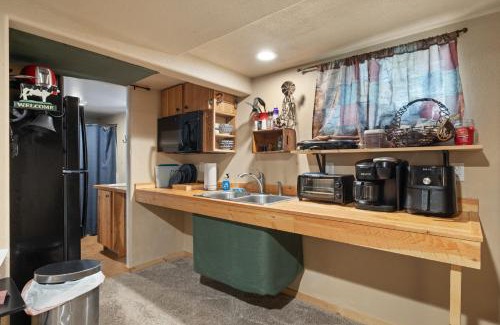 Central - Terry Apartment | Bo's Old West Den with Off Street Parking