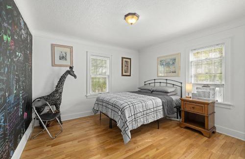 Central - Terry Apartment | Bo's Rusty Relic Central Billings near park, hospital, shared hot tub, sauna