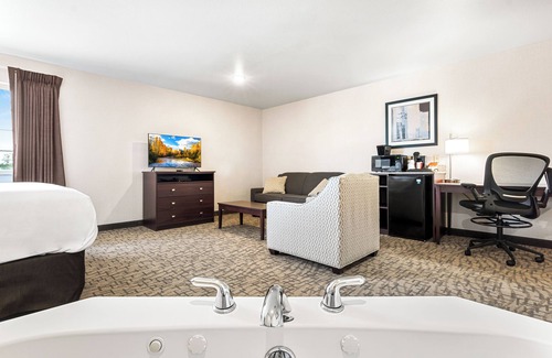 Shawano Hotel | Boarders Inn & Suites by Cobblestone Hotels - Shawano