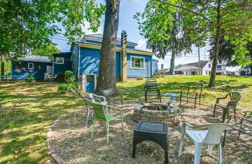 Sherrodsville House | Boat and Unwind! Charming Atwood Lake Farmhouse