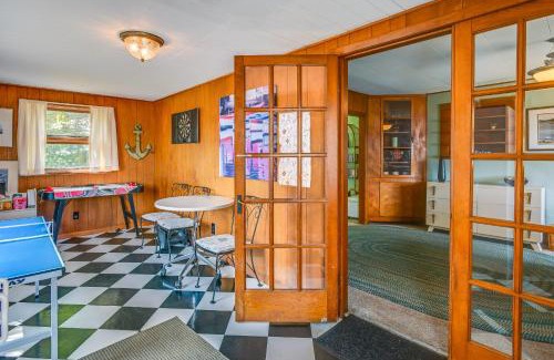 Sherrodsville House | Boat and Unwind! Charming Atwood Lake Farmhouse