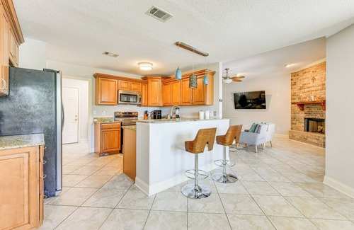 Slidell House | Boat Dock & Lift: Waterfront Getaway in Slidell!