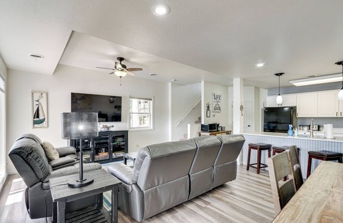 Lake Ozark Apartment | Boat Dock & Slip Access: Lake of the Ozarks Gem