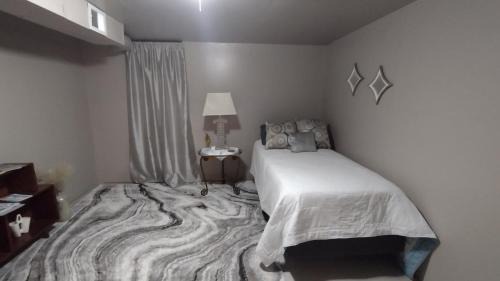 Falls City House | Boat House in the Lil City