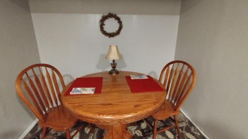 Falls City House | Boat House in the Lil City