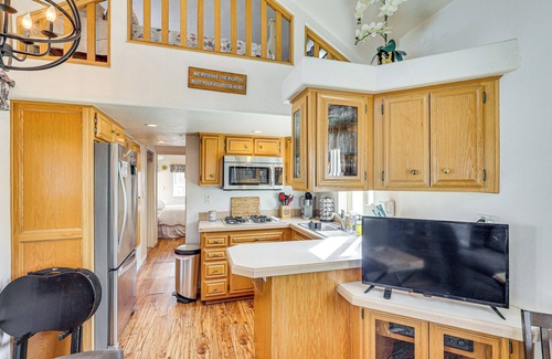 Lake Havasu City Cabin | Boat Launch + Mtn Views: Lake Havasu Cabin