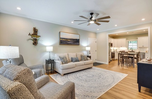 Hardin House | Boat Ramp Access: Modern Kentucky Lake Home