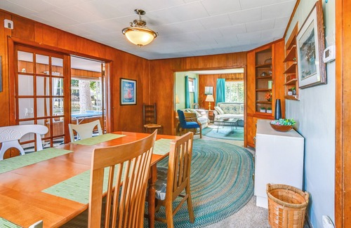 Sherrodsville House | Boat & Unwind! Charming Atwood Lake Farmhouse