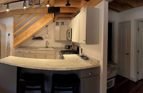 Ellsworth Apartment | "Bob's Hideaway"