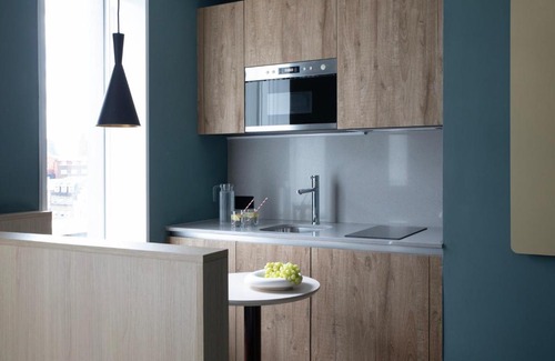 Tower Hill Apartment | Bob W Tower Hill Studios