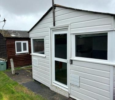 Warden Ski Chalet | Bobby - 16